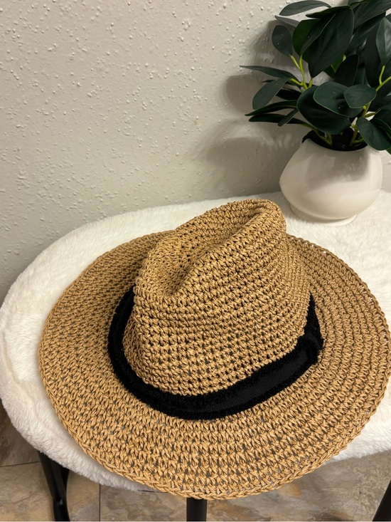Zara Accessories - Zara Natural Straw Fedora with Black Band